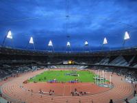 开云足球直播-王朝底蕴对决新贵锋芒，勇士体系火力全开，总决赛舞台压制篮网狂潮