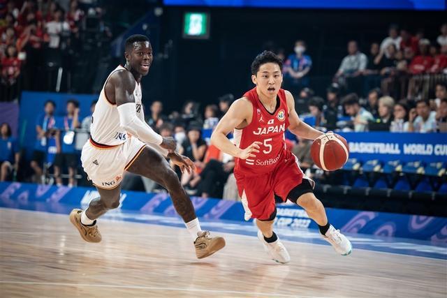 包含日本篮球联赛将引进外援，提升联赛水平的词条