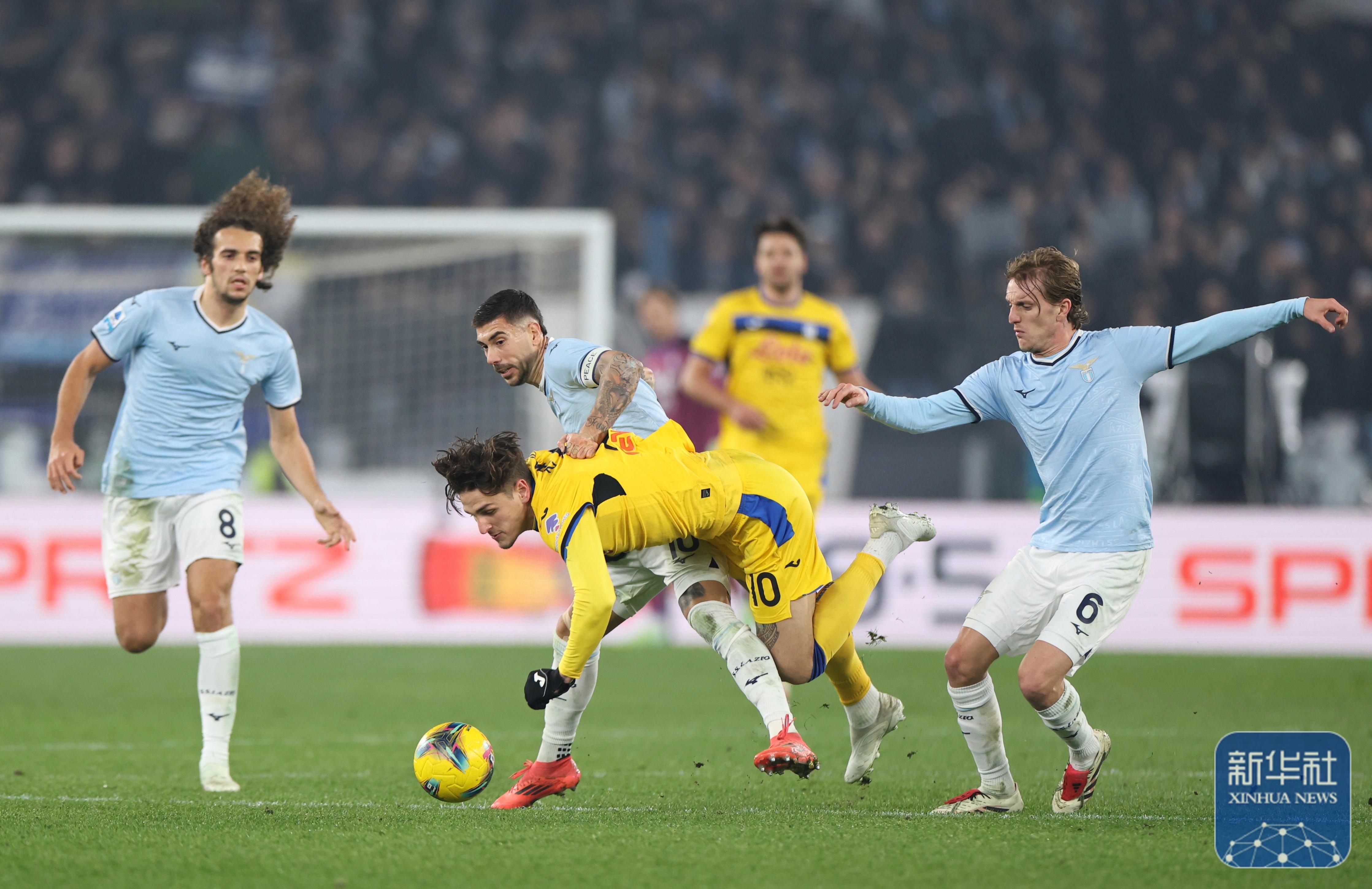 比分悬而未决,球员们在场上尽展风采!的简单介绍 比分悬而未决,球员们在场上尽展风采!的简单介绍