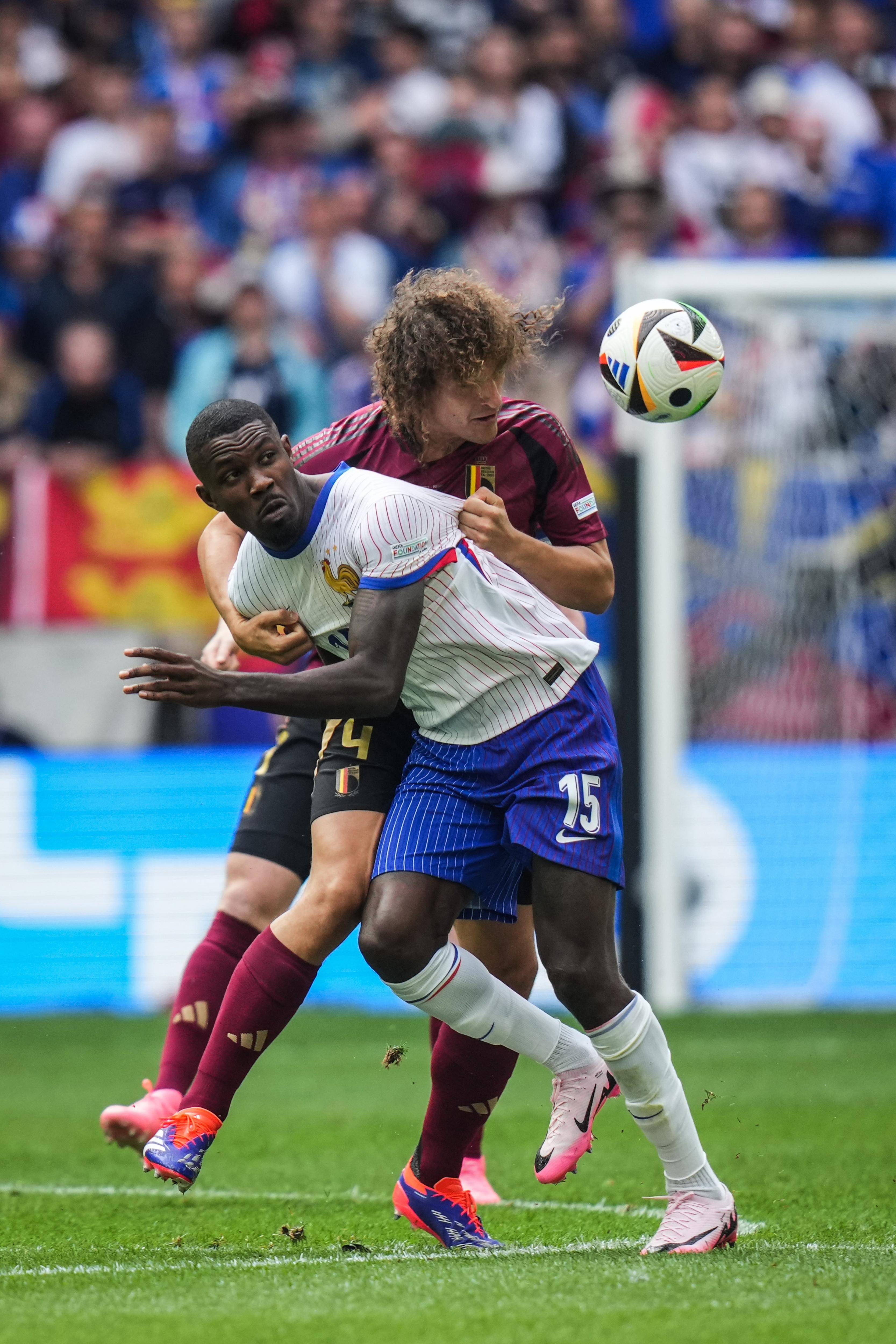 法国在欧洲预选赛小组赛阶段取得胜利 法国在欧洲预选赛小组赛阶段取得胜利