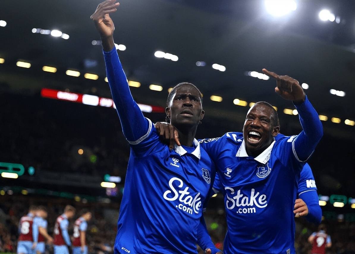 里尔主帅获赞，坚守传统战术取得连胜的简单介绍