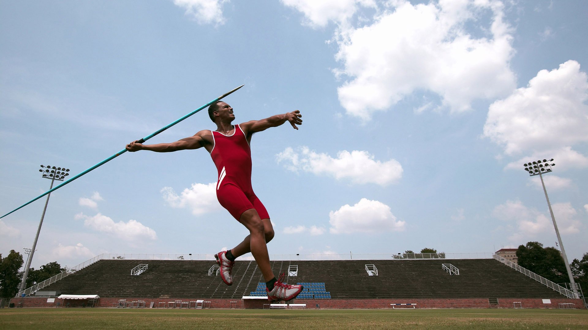 爱德华兹的爆发与独行侠的绝杀，一场定义季后赛的夜晚