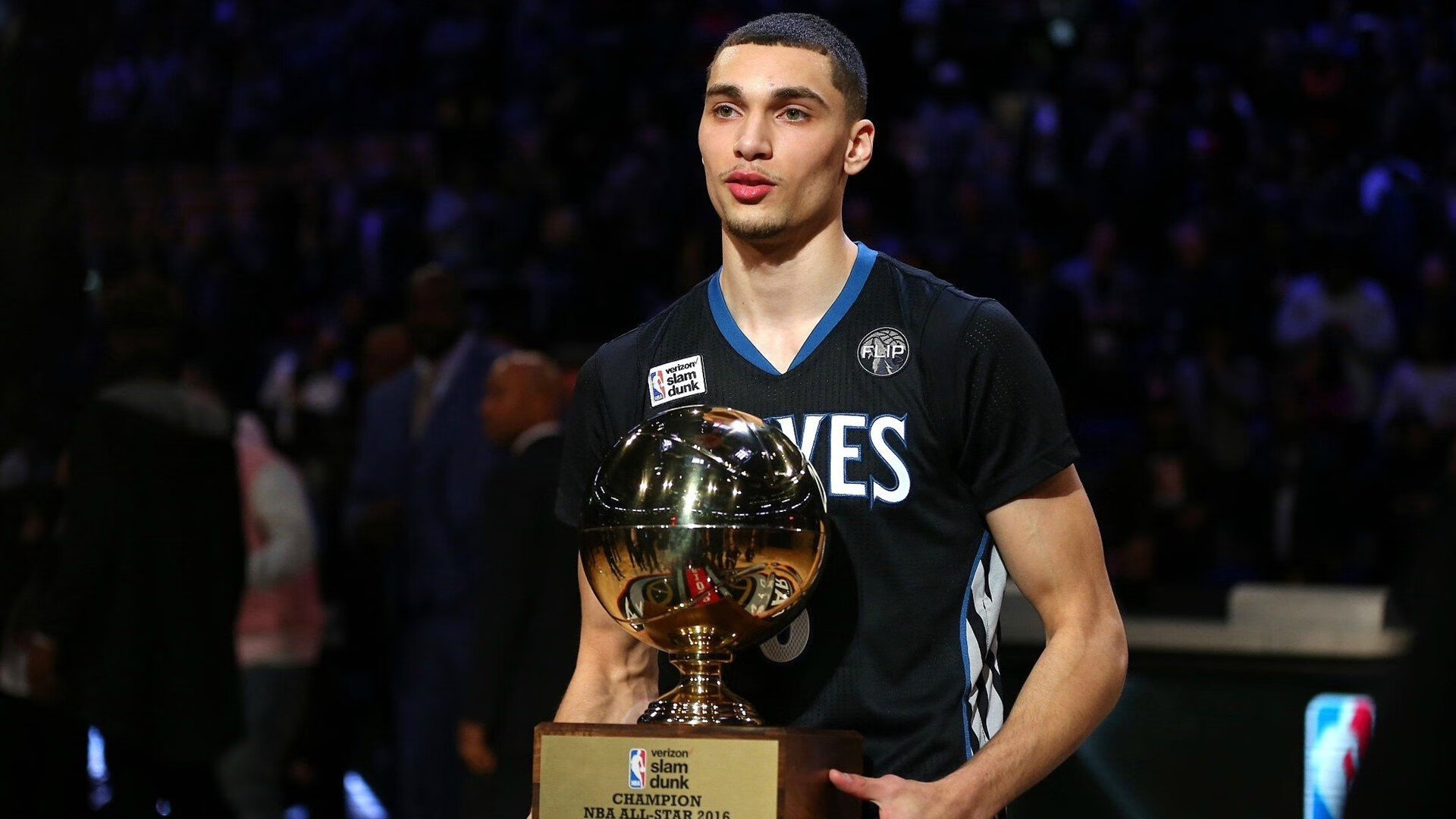 赛道主宰者，拉亚的F1街道赛之夜