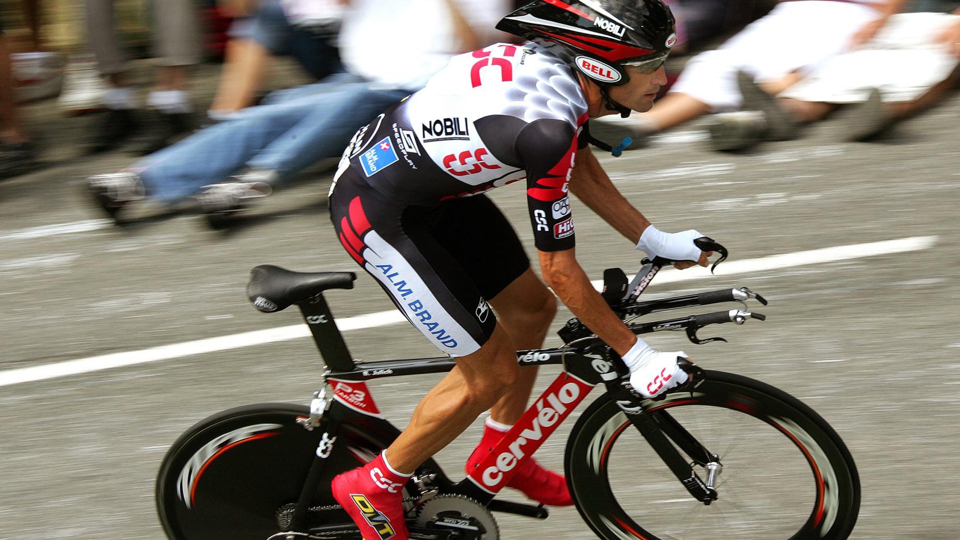 天山脚下到布鲁克林，当新疆队遇见篮网，詹姆斯的关键球如何定乾坤？