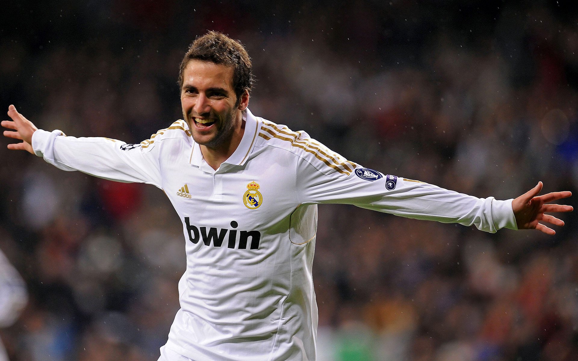 奥亚尔萨瓦尔关键节点连续得分，亚特兰大对阵马德里竞技的战术转折点